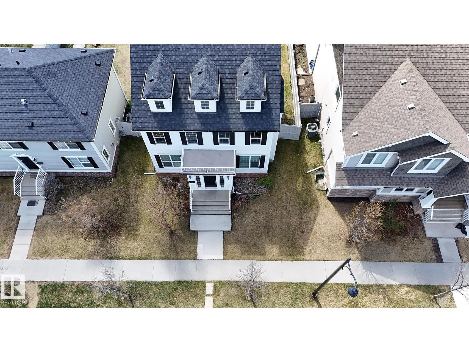 Photo 24 of 711 Decoteau Wy Nw, Edmonton AB