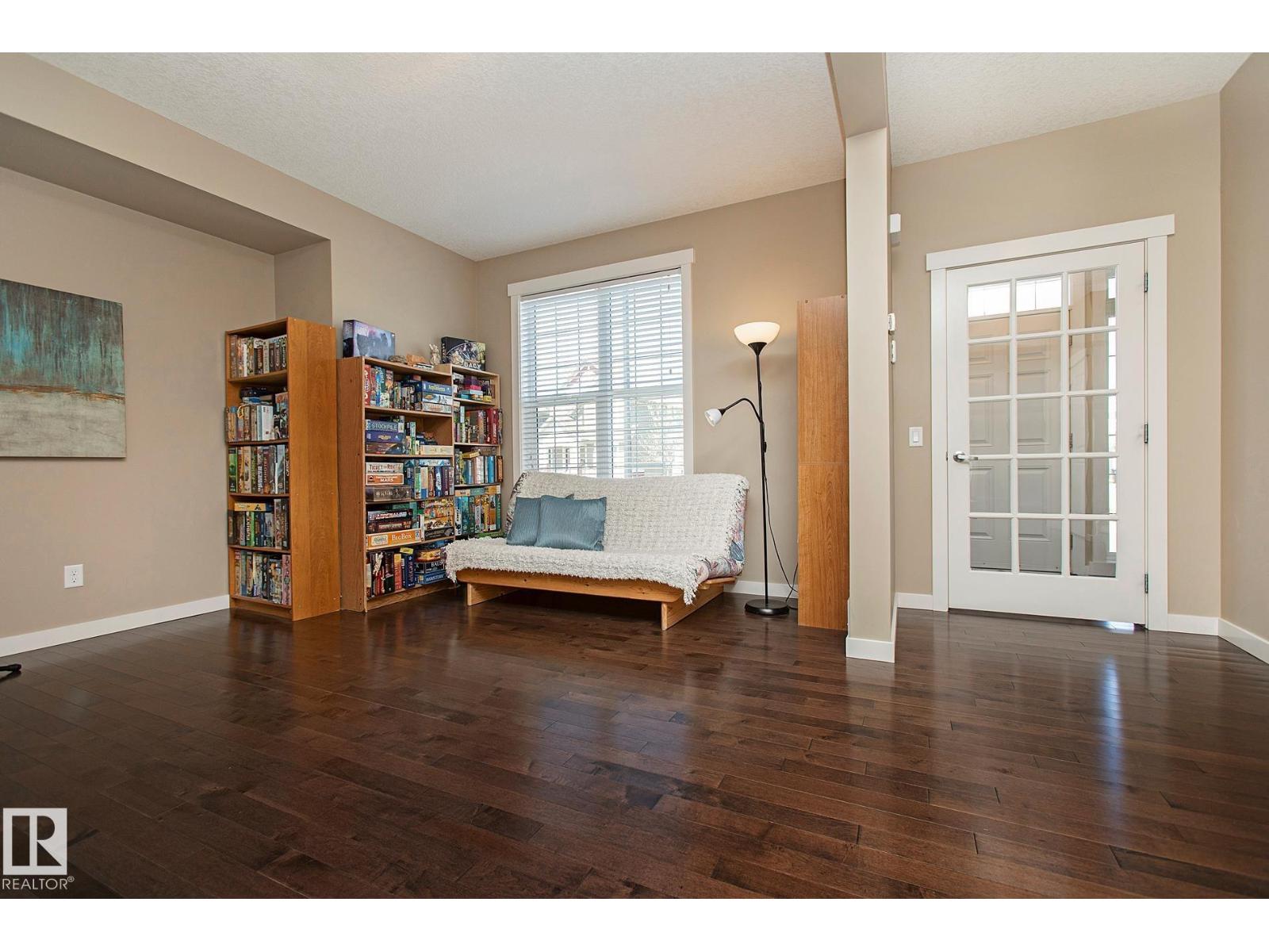 Photo 19 of 711 Decoteau Wy Nw, Edmonton AB