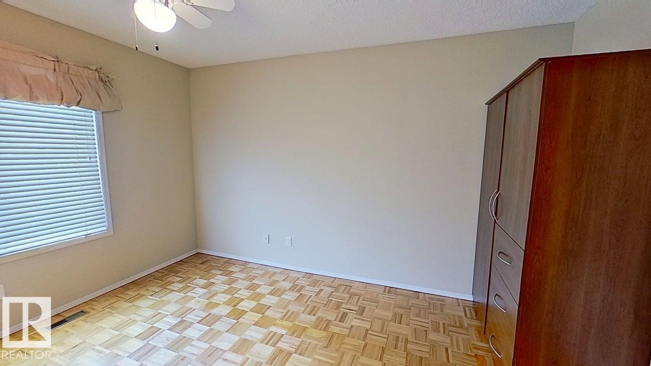 Photo 18 of 51 9718 176 St Nw, Edmonton AB