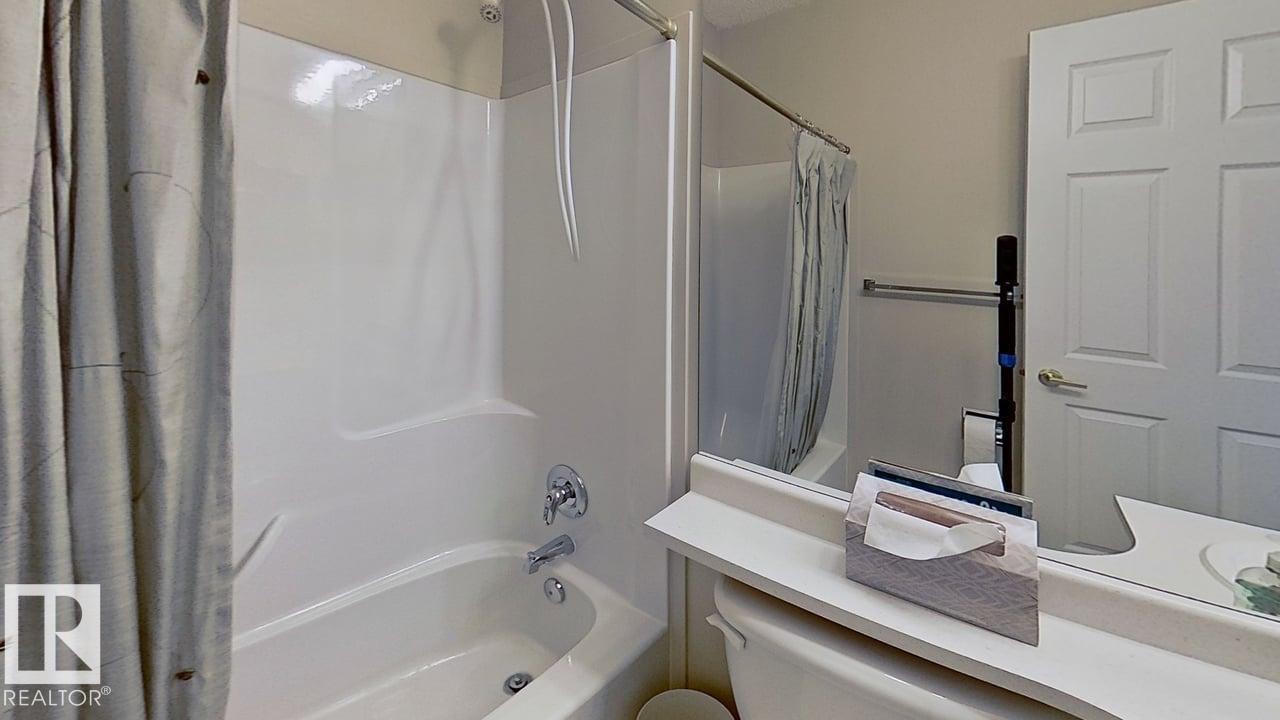Photo 19 of 51 9718 176 St Nw, Edmonton AB