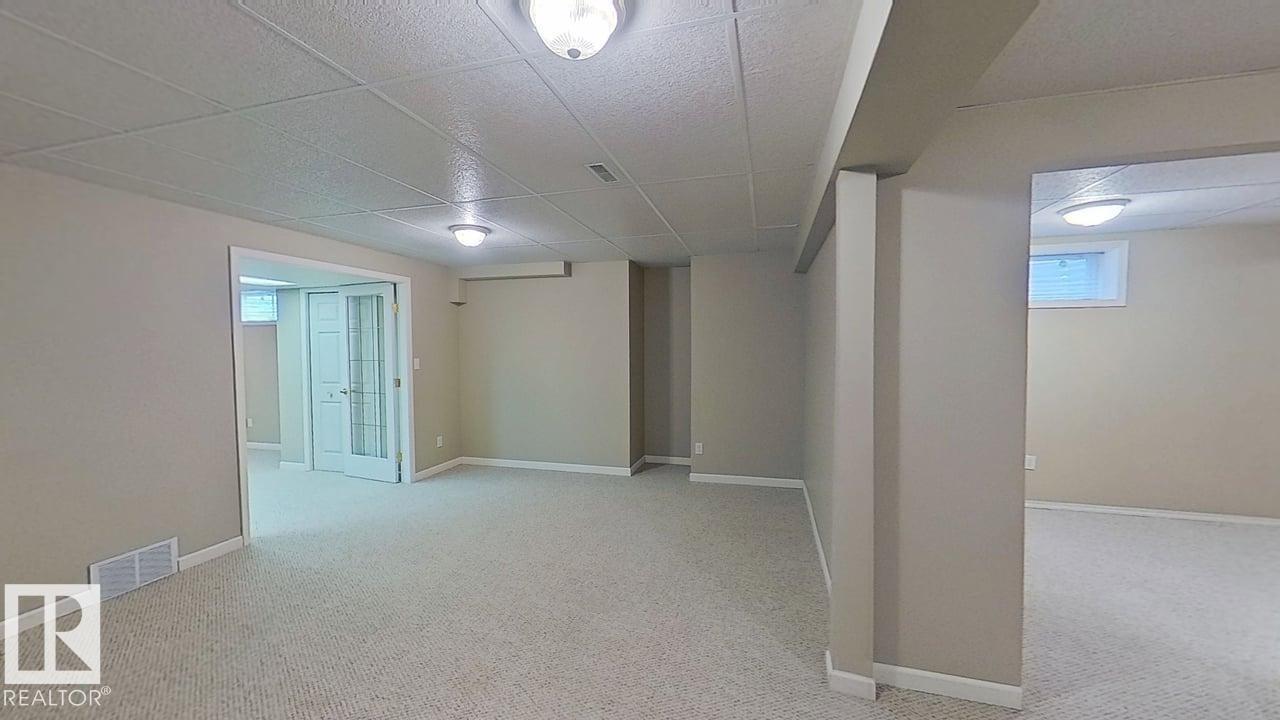 Photo 23 of 51 9718 176 St Nw, Edmonton AB