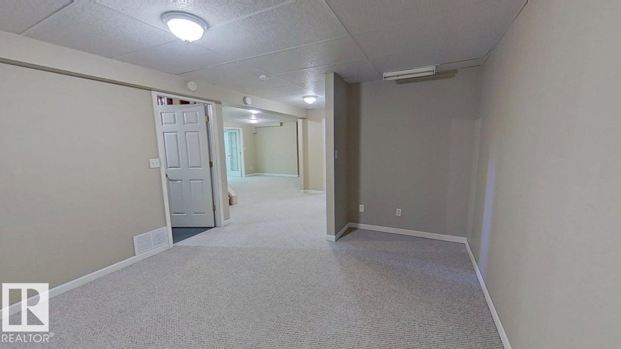 Photo 27 of 51 9718 176 St Nw, Edmonton AB