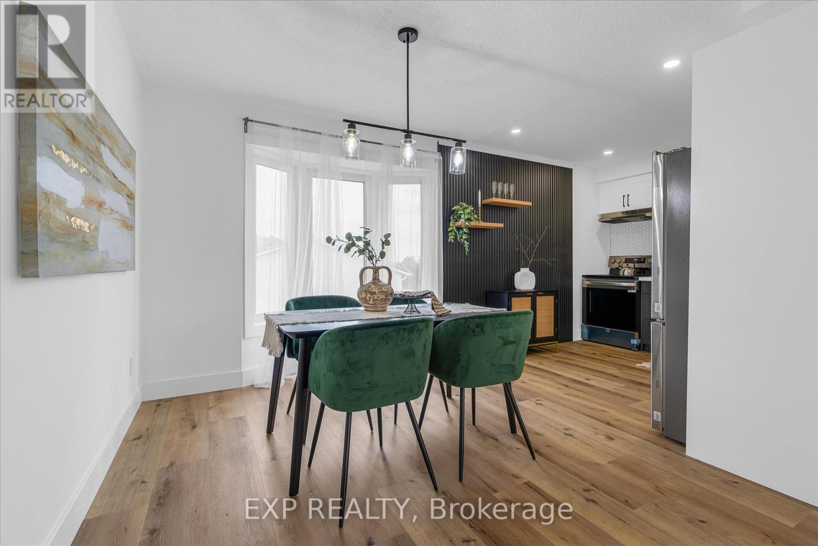 Photo 6 of 10 1255 Upper Gage Avenue, Hamilton ON