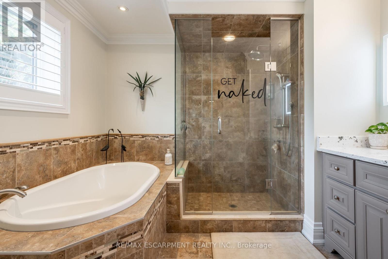 Photo 26 of 979 Garden Lane, Hamilton ON