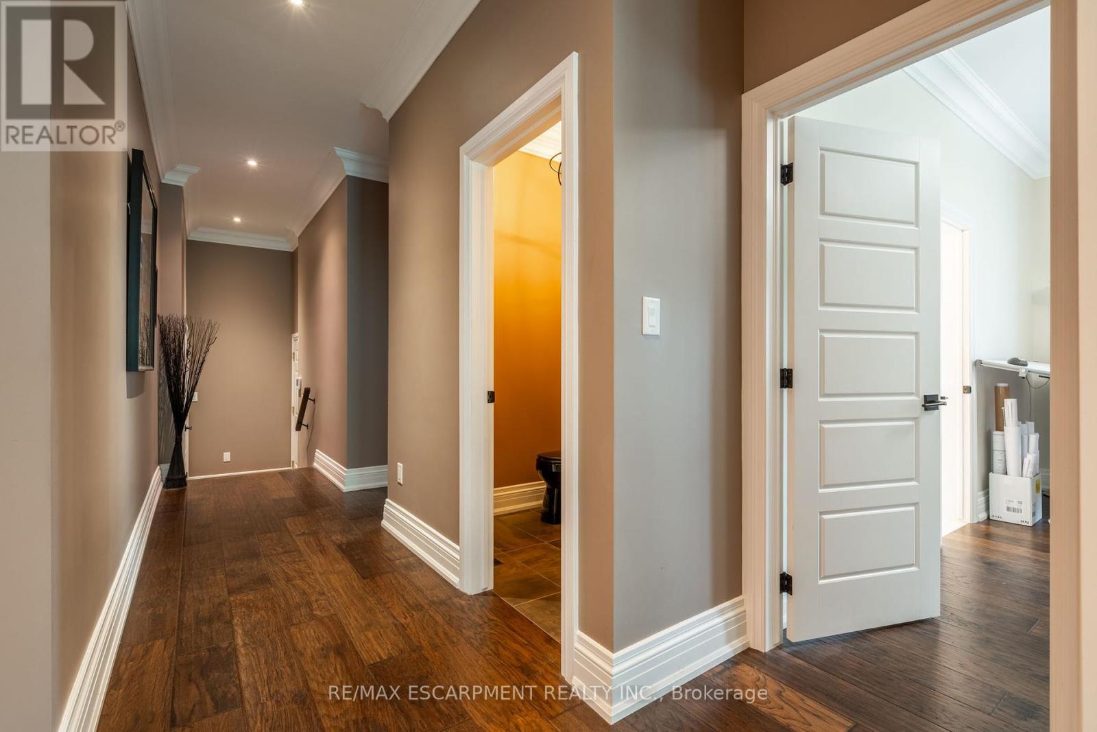 Photo 30 of 979 Garden Lane, Hamilton ON