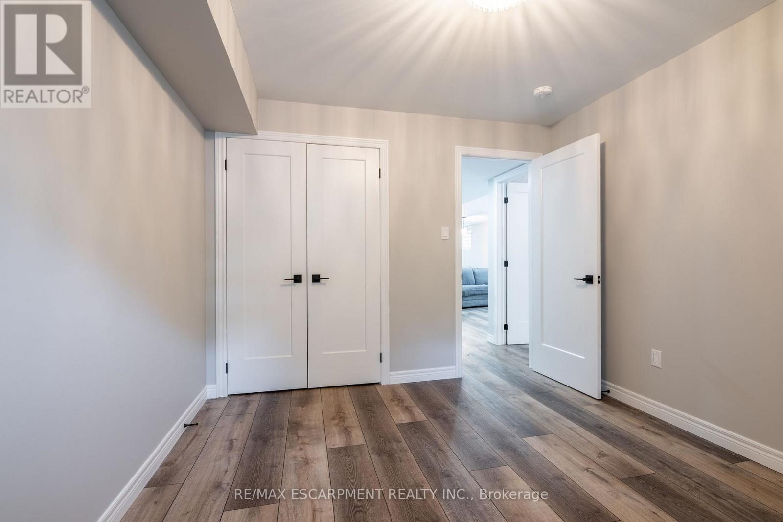 Photo 29 of 979 Garden Lane, Hamilton ON