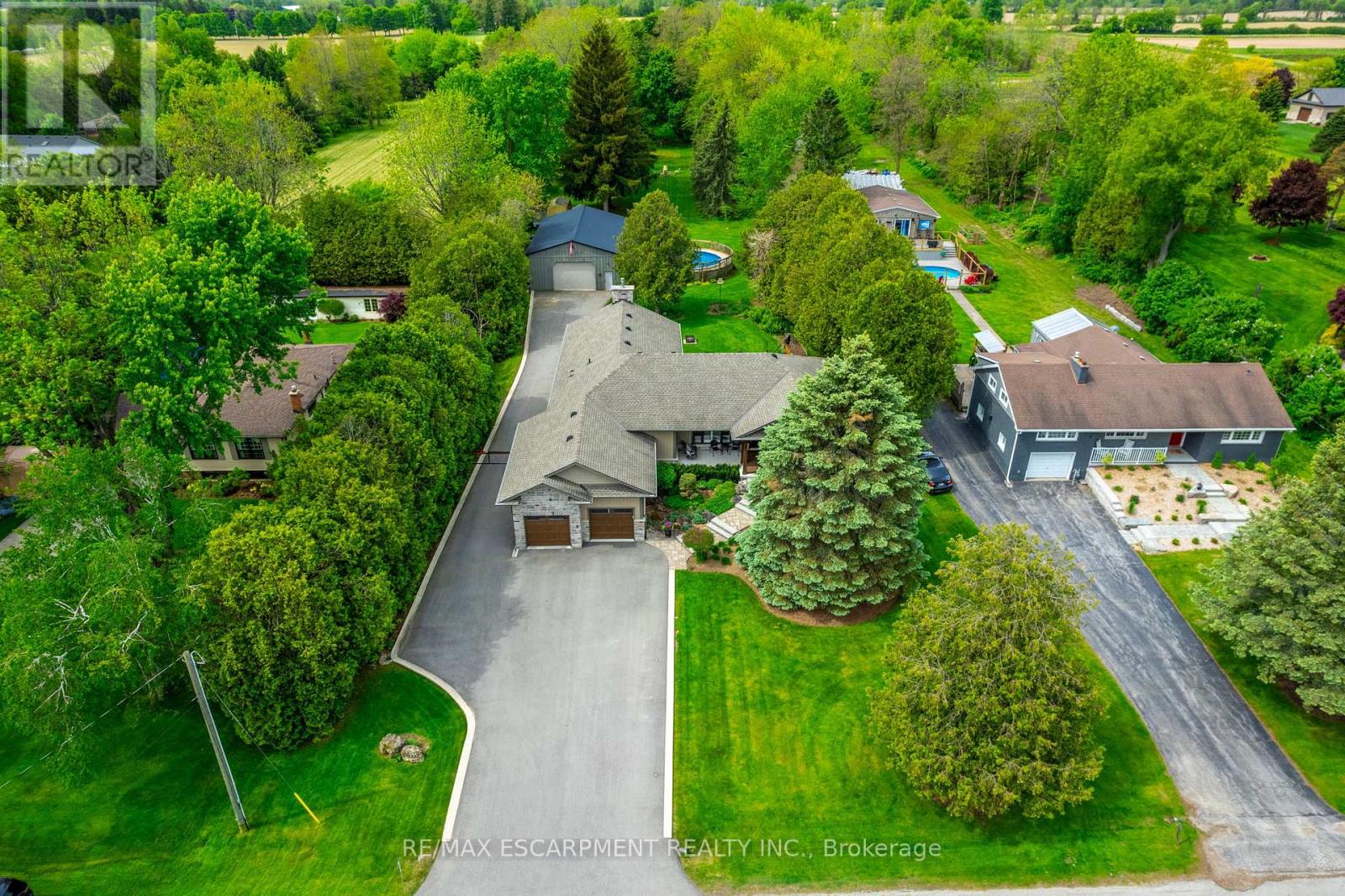 Photo 10 of 979 Garden Lane, Hamilton ON