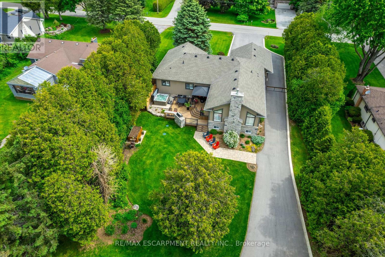 Photo 40 of 979 Garden Lane, Hamilton ON