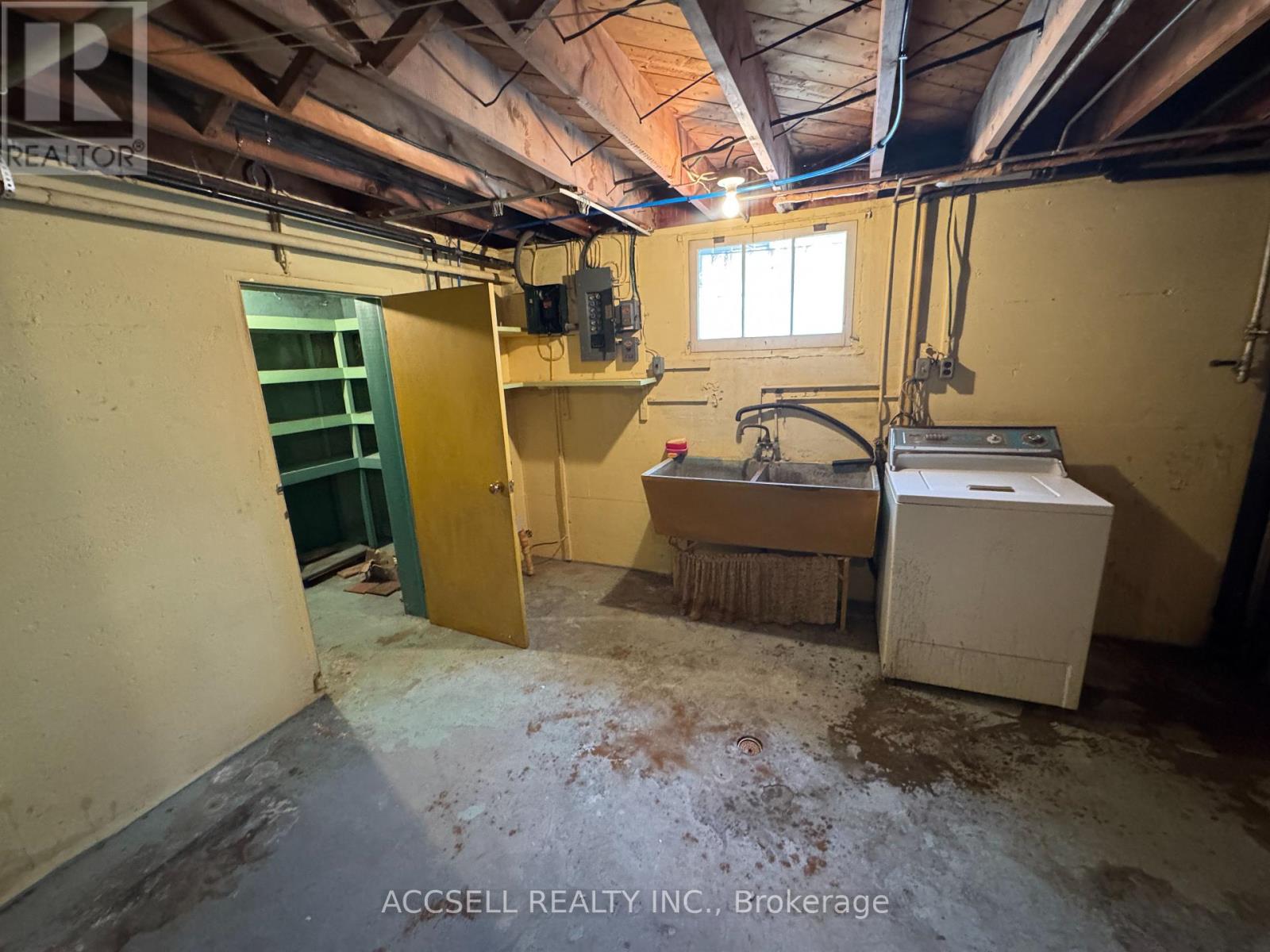 Photo 16 of 31 Lyman Street, London East ON