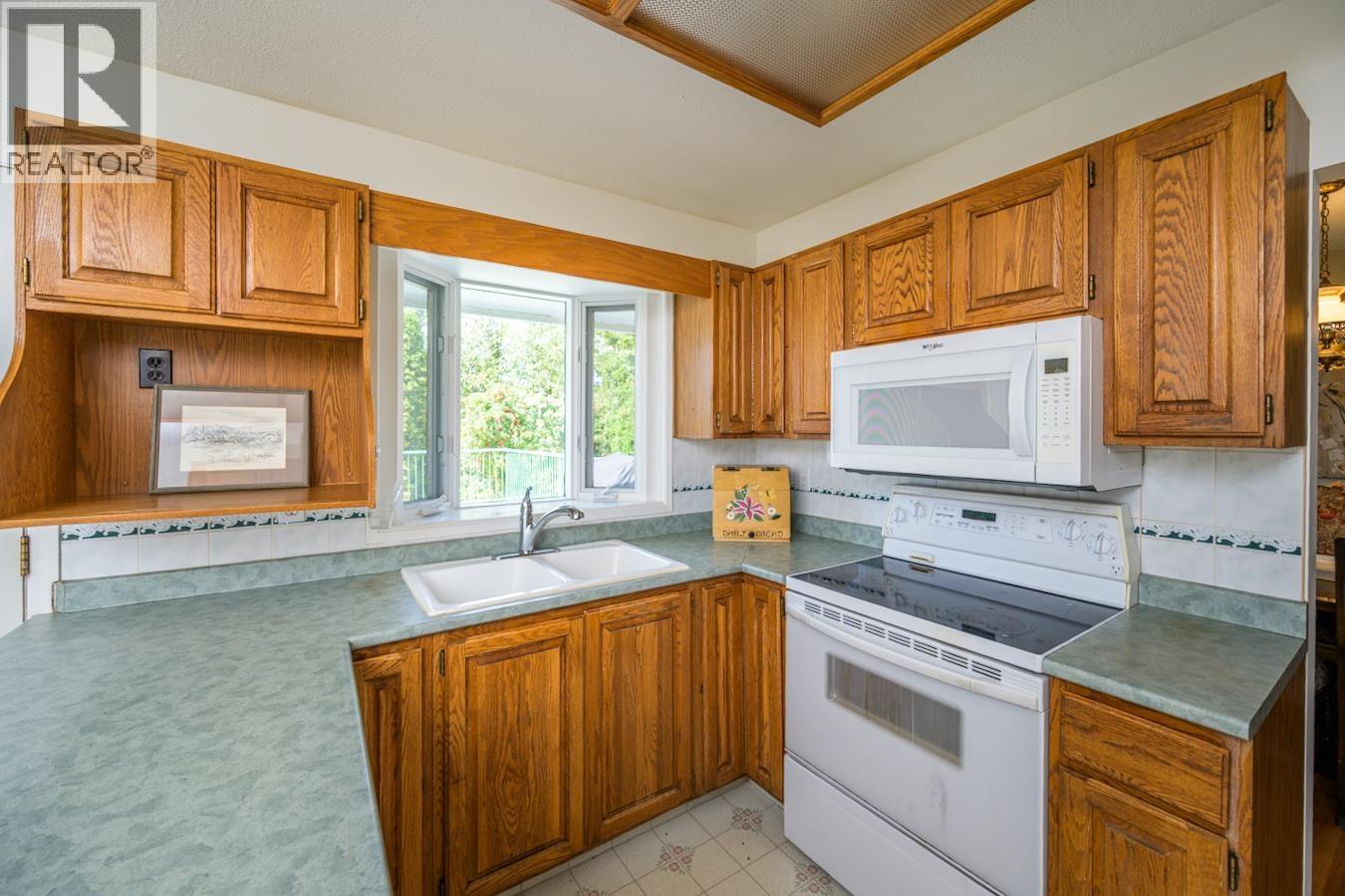 Photo 4 of 1145 Babine Crescent, Prince George BC