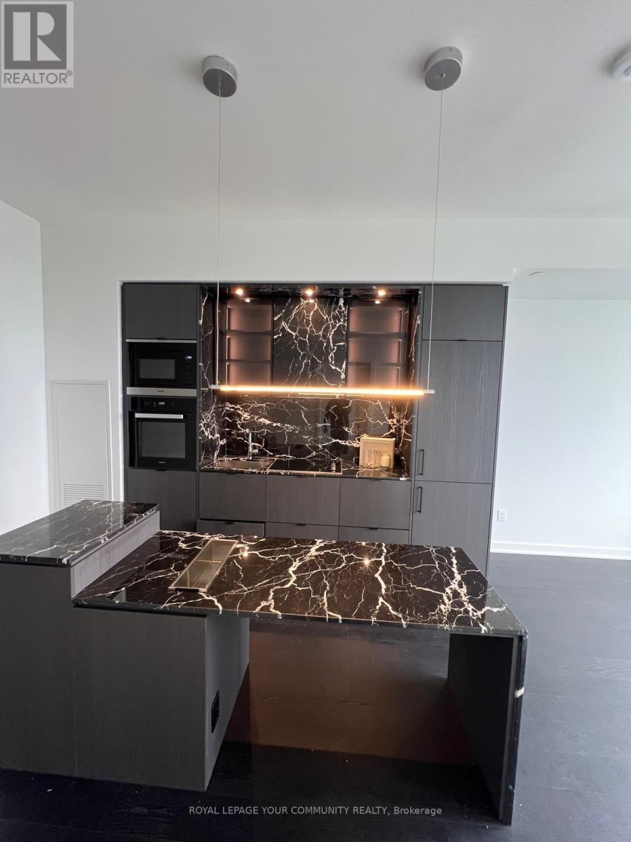 Photo 6 of 4710 11 Yorkville Avenue, Toronto ON