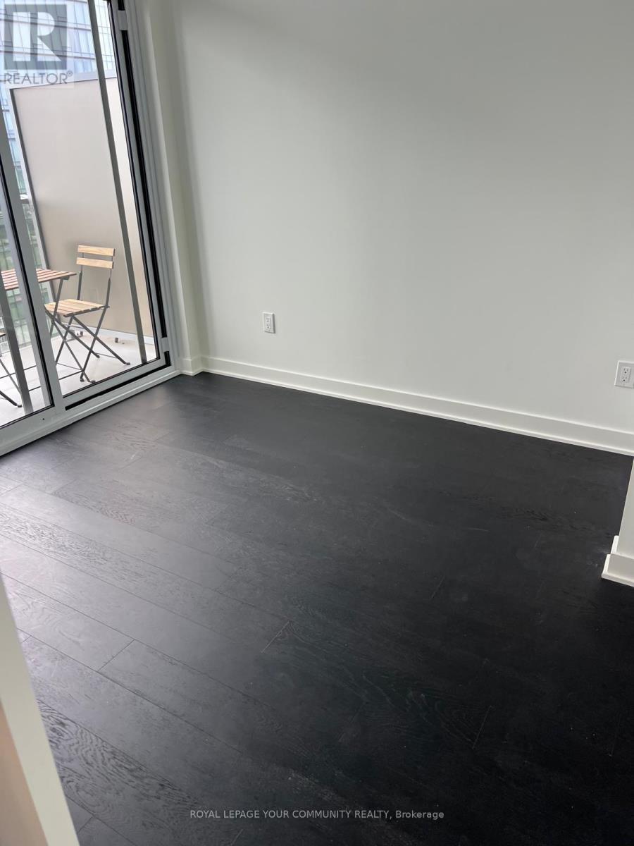 Photo 10 of 4710 11 Yorkville Avenue, Toronto ON