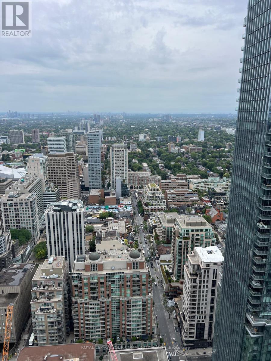 Photo 19 of 4710 11 Yorkville Avenue, Toronto ON