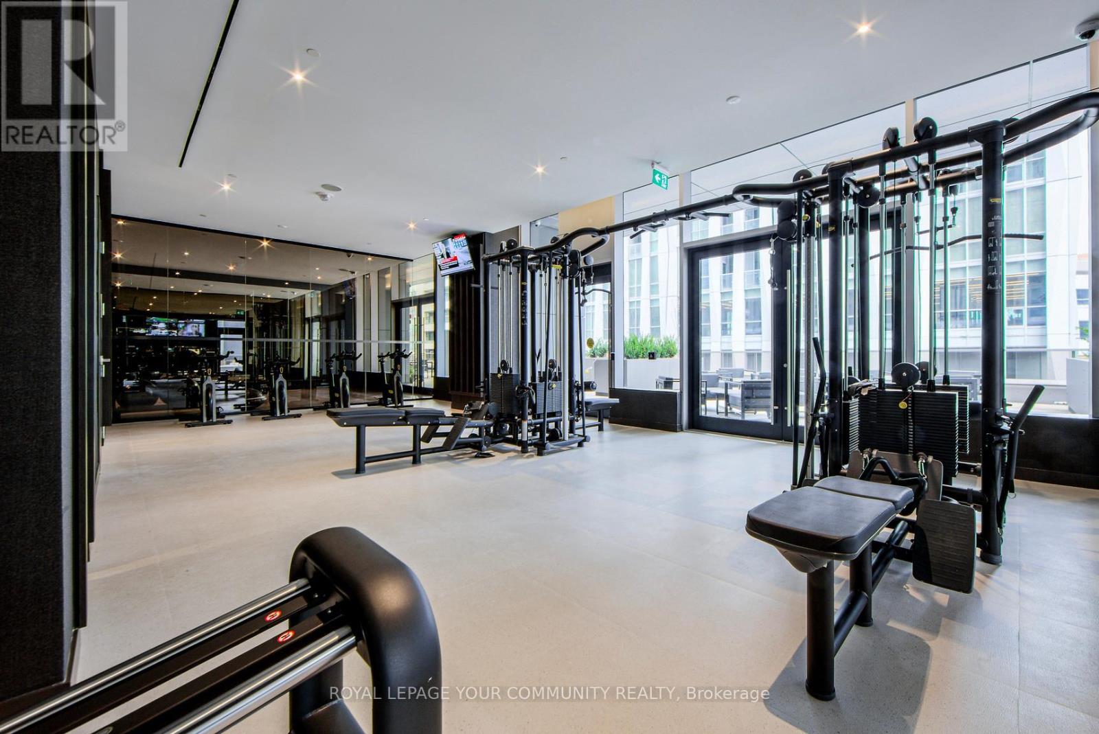 Photo 11 of 4710 11 Yorkville Avenue, Toronto ON