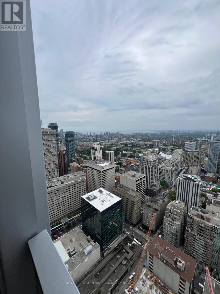 Photo 4 of 4710 11 Yorkville Avenue, Toronto ON