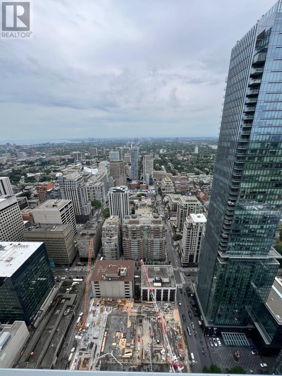 Photo 22 of 4710 11 Yorkville Avenue, Toronto ON