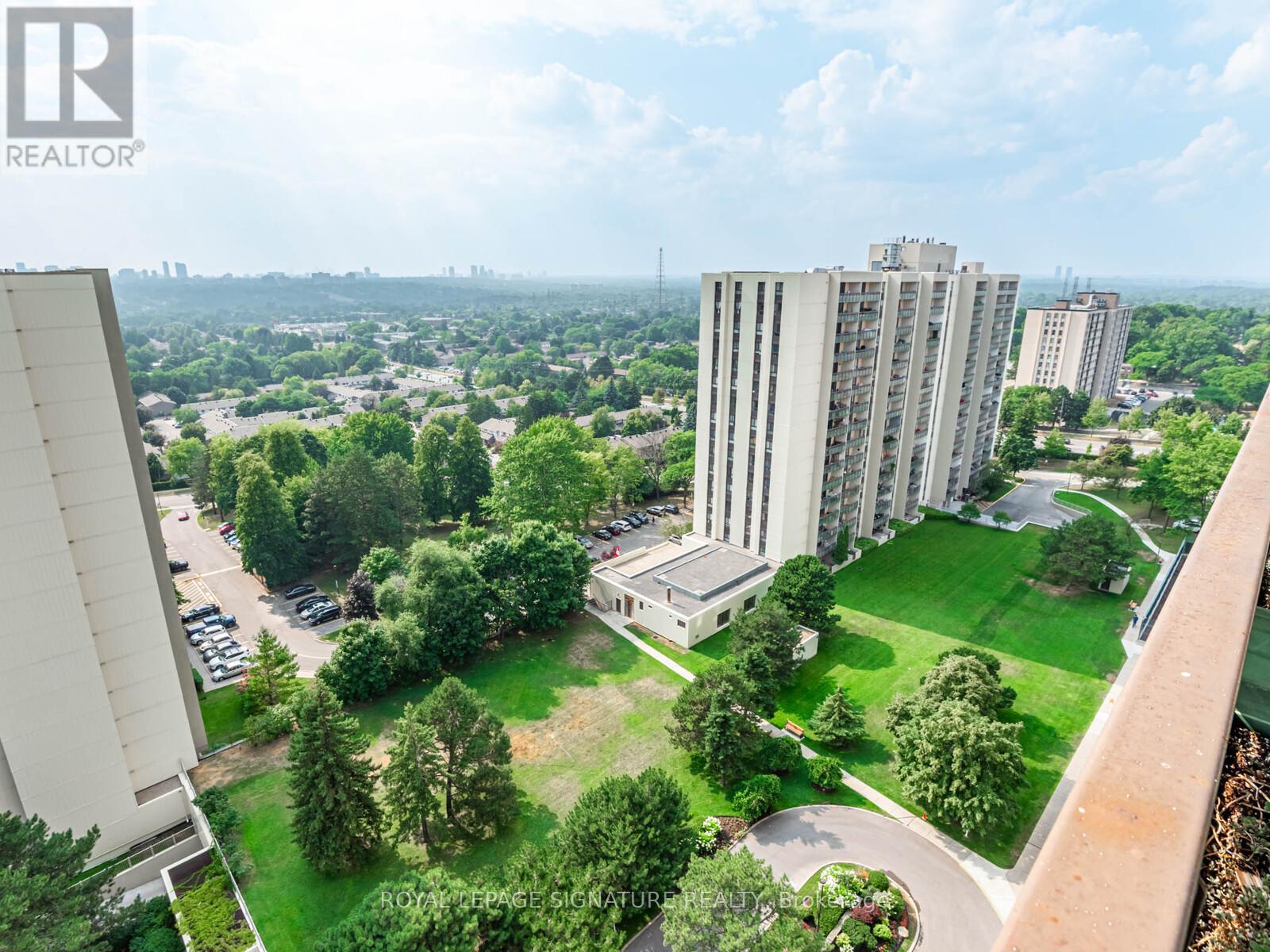 Photo 3 of 1709 350 Seneca Hill Drive, Toronto ON