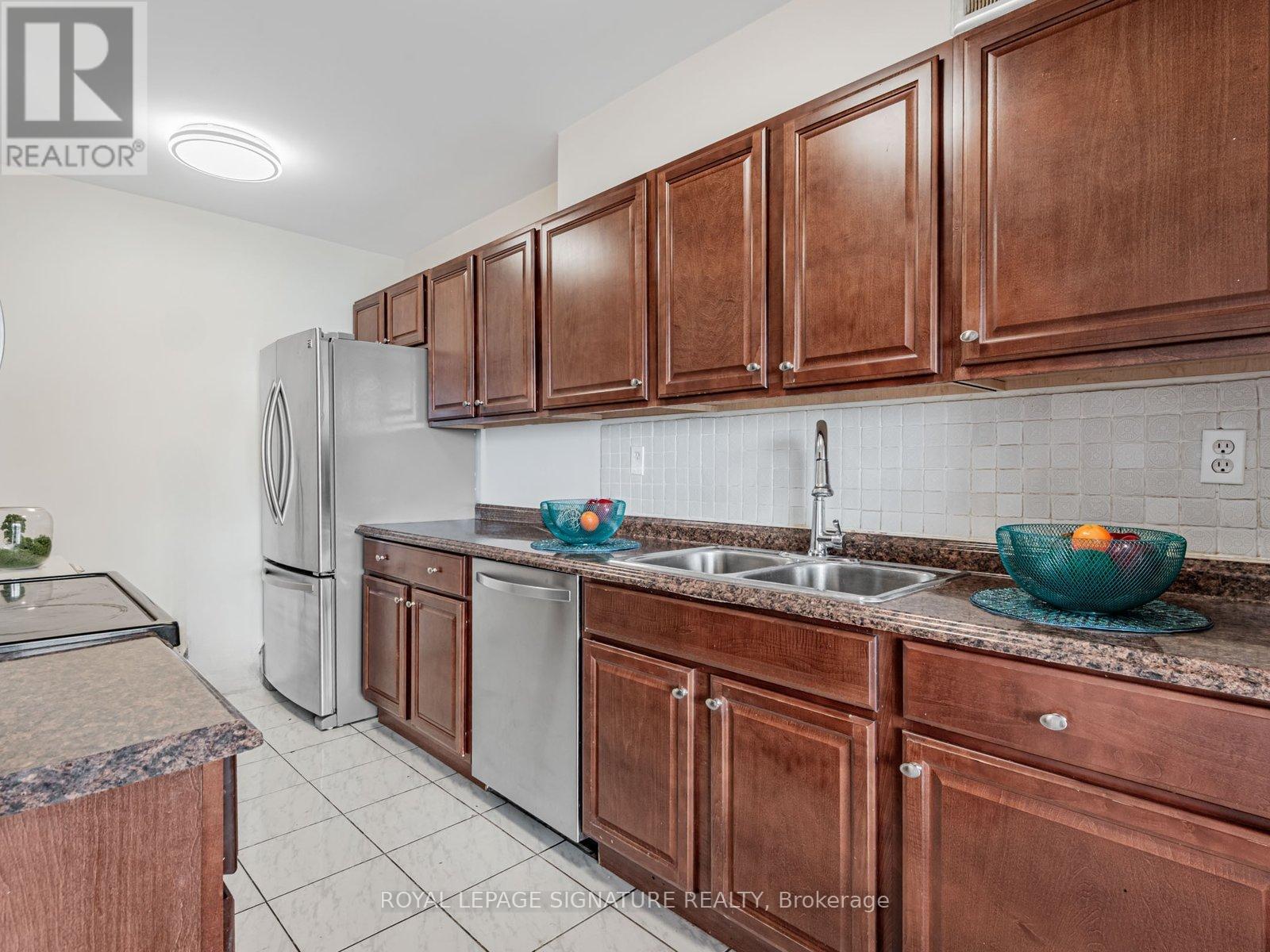 Photo 11 of 1709 350 Seneca Hill Drive, Toronto ON