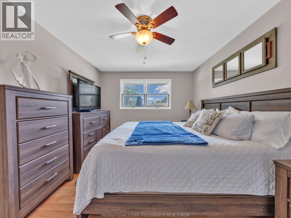 Photo 14 of 127 Mccallum Drive, Kingsville ON