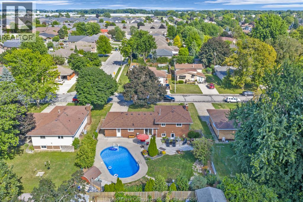 Photo 4 of 127 Mccallum Drive, Kingsville ON