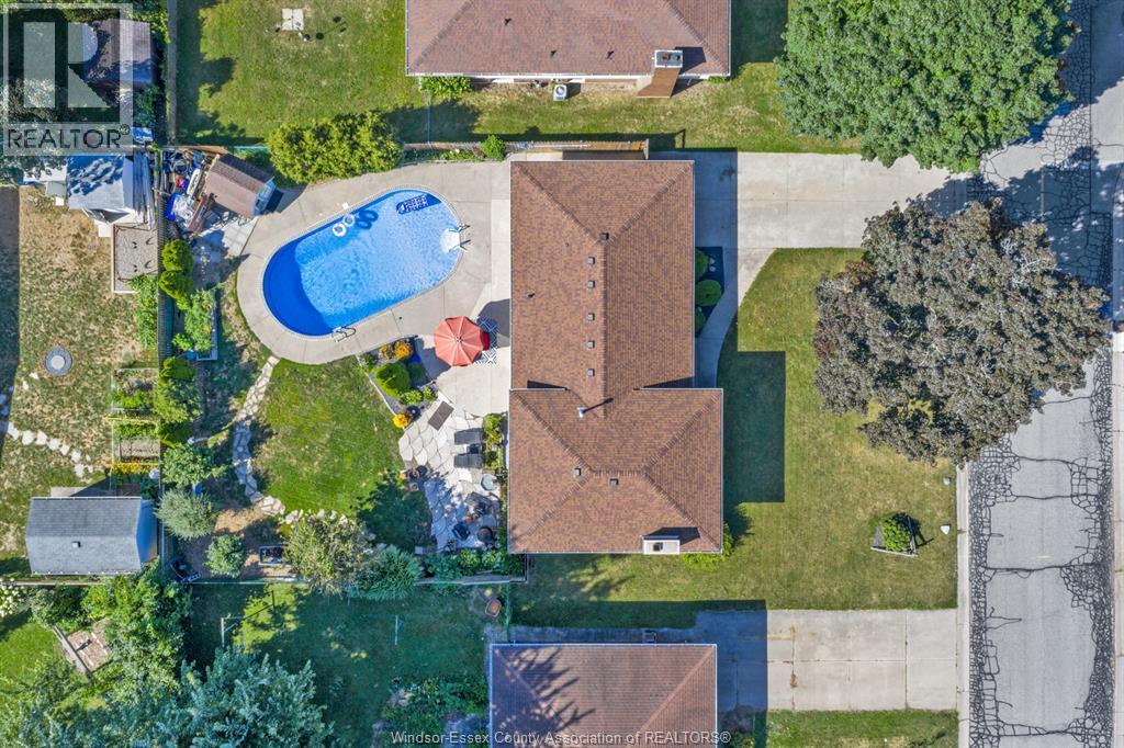 Photo 17 of 127 Mccallum Drive, Kingsville ON