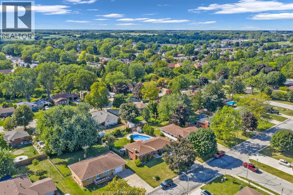 Photo 32 of 127 Mccallum Drive, Kingsville ON