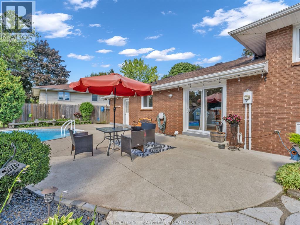 Photo 36 of 127 Mccallum Drive, Kingsville ON