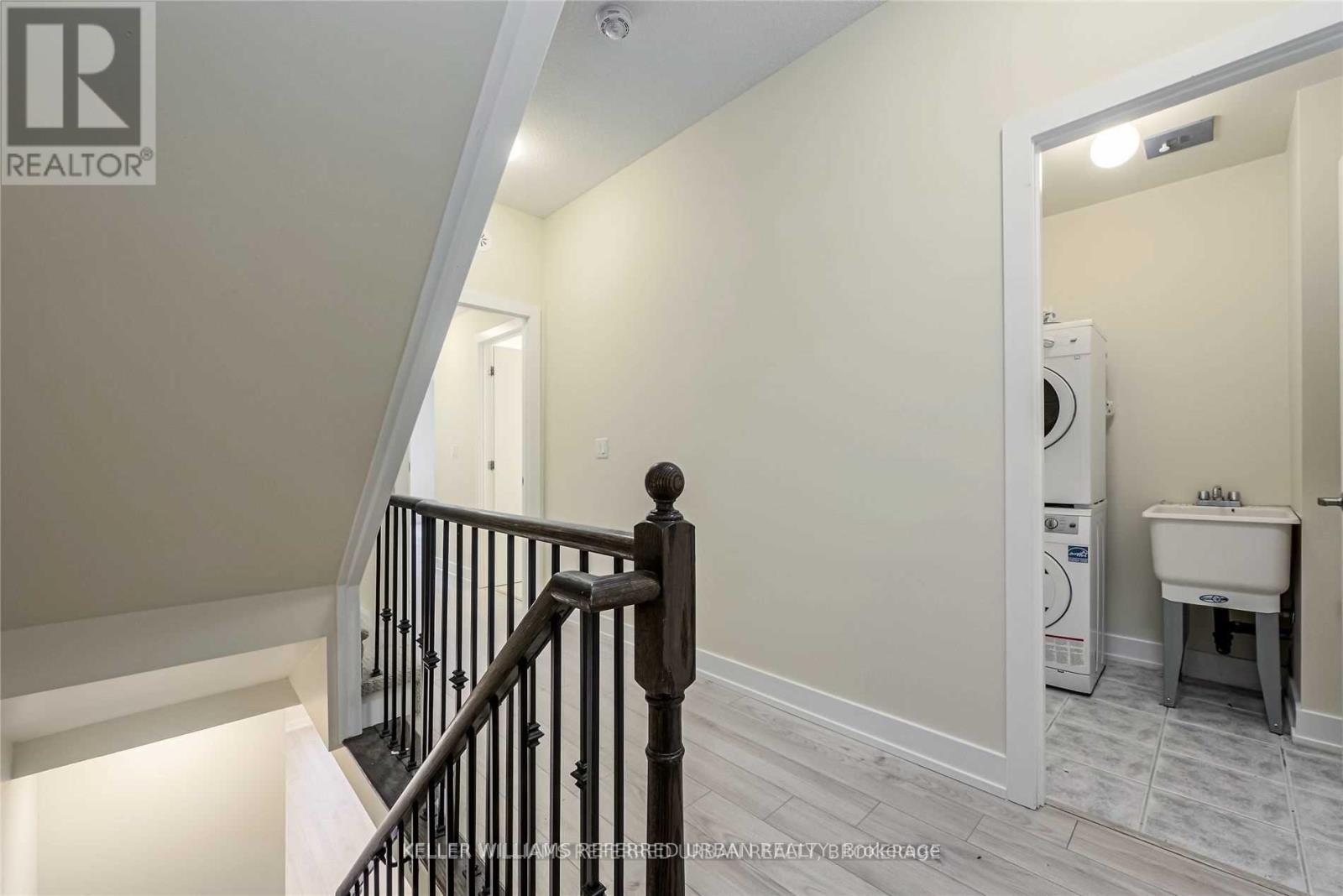 Photo 17 of 37 3 Elsie Lane, Toronto ON