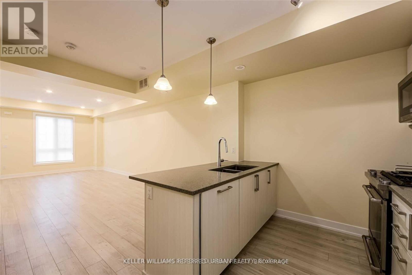 Photo 21 of 37 3 Elsie Lane, Toronto ON