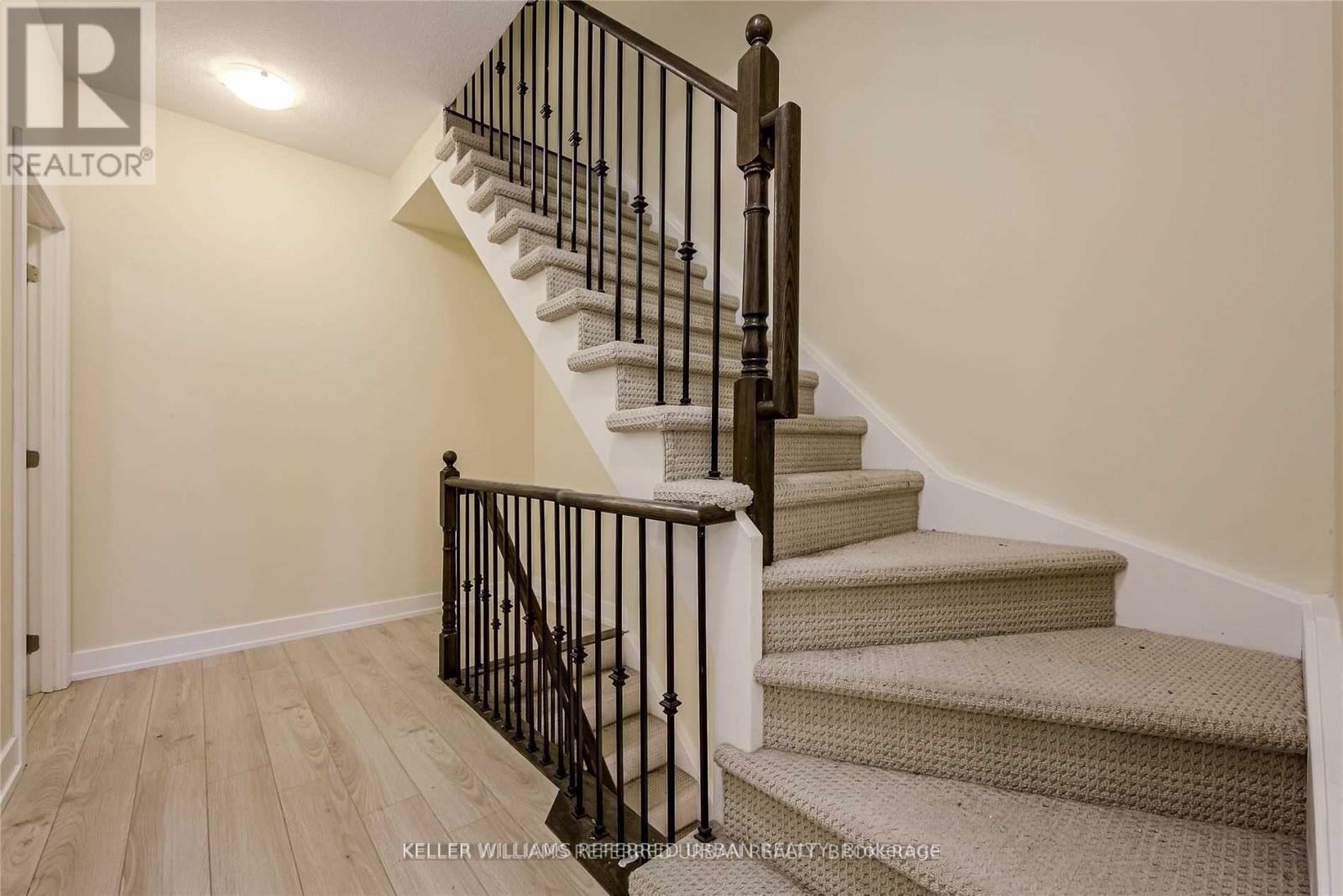 Photo 2 of 37 3 Elsie Lane, Toronto ON