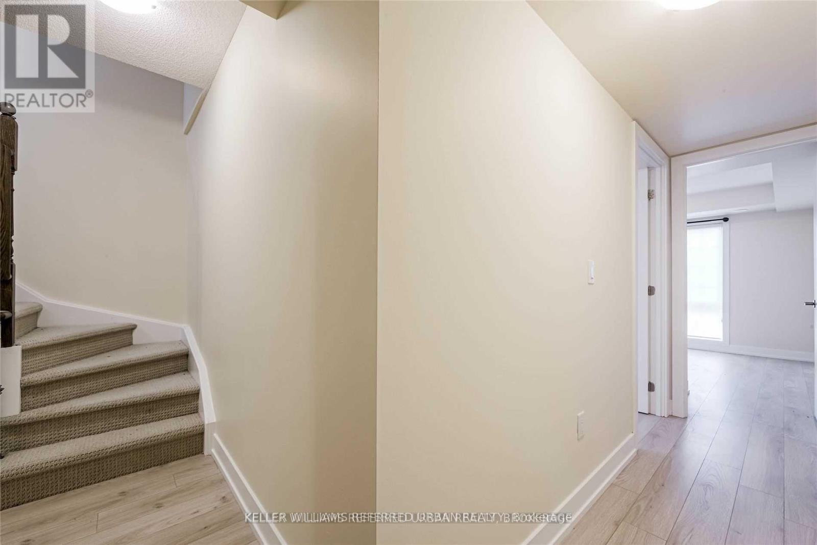 Photo 5 of 37 3 Elsie Lane, Toronto ON