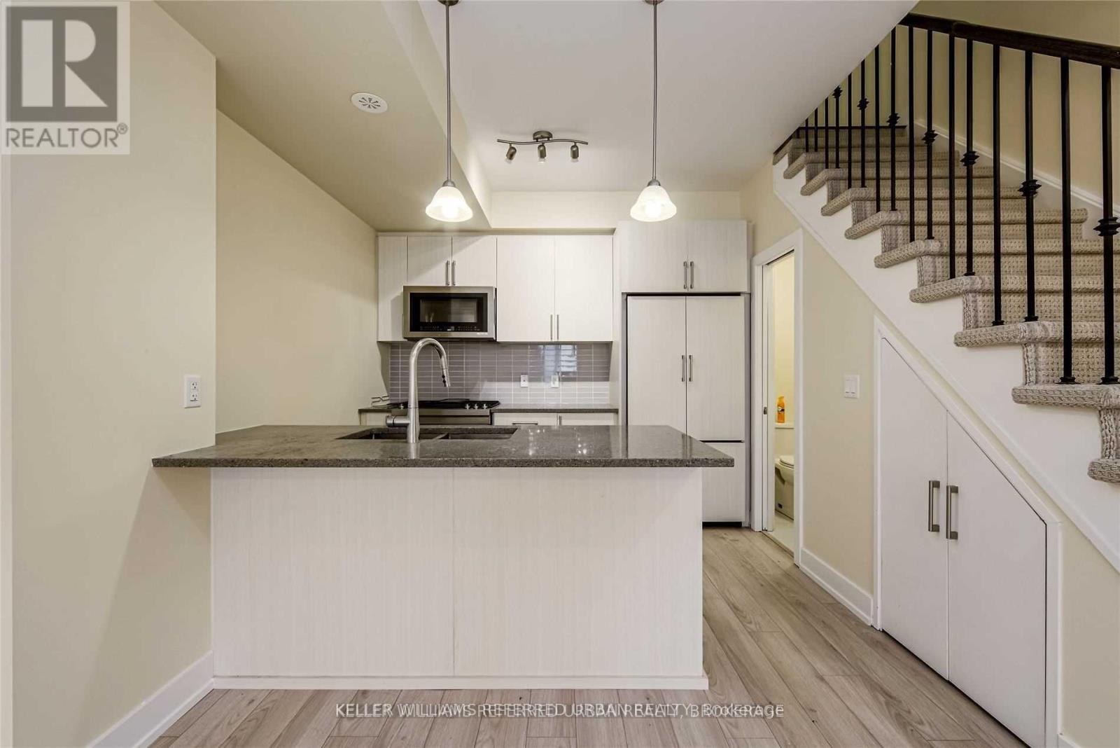 Photo 12 of 37 3 Elsie Lane, Toronto ON