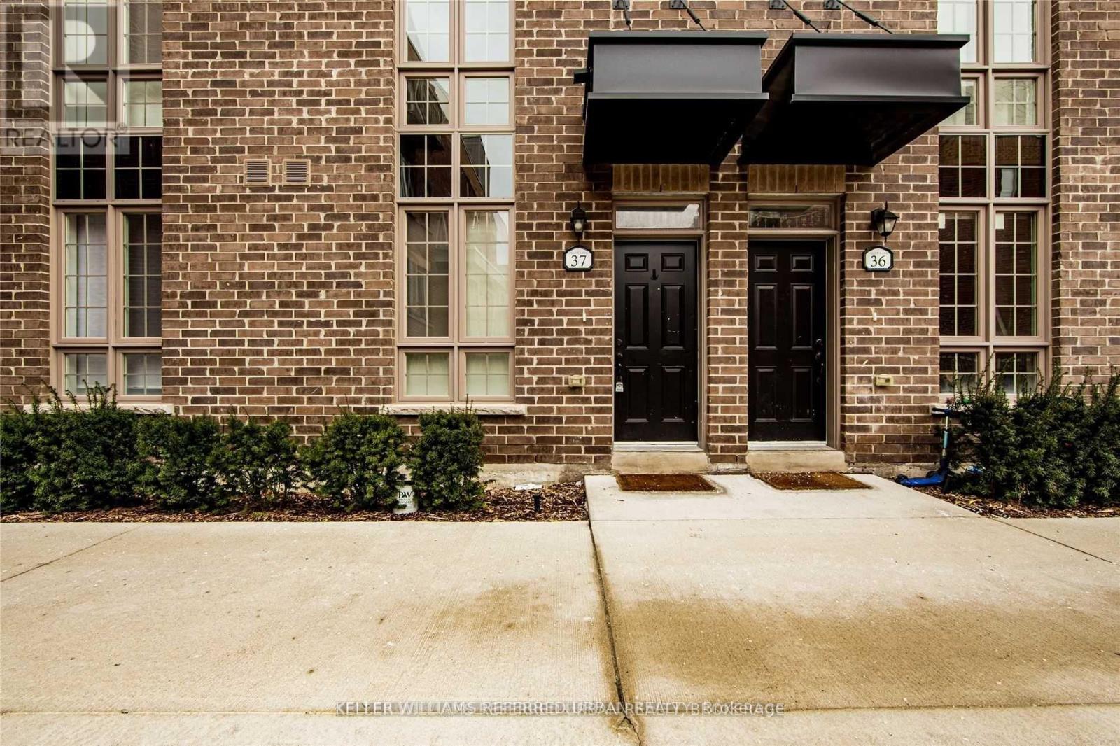 Photo 31 of 37 3 Elsie Lane, Toronto ON
