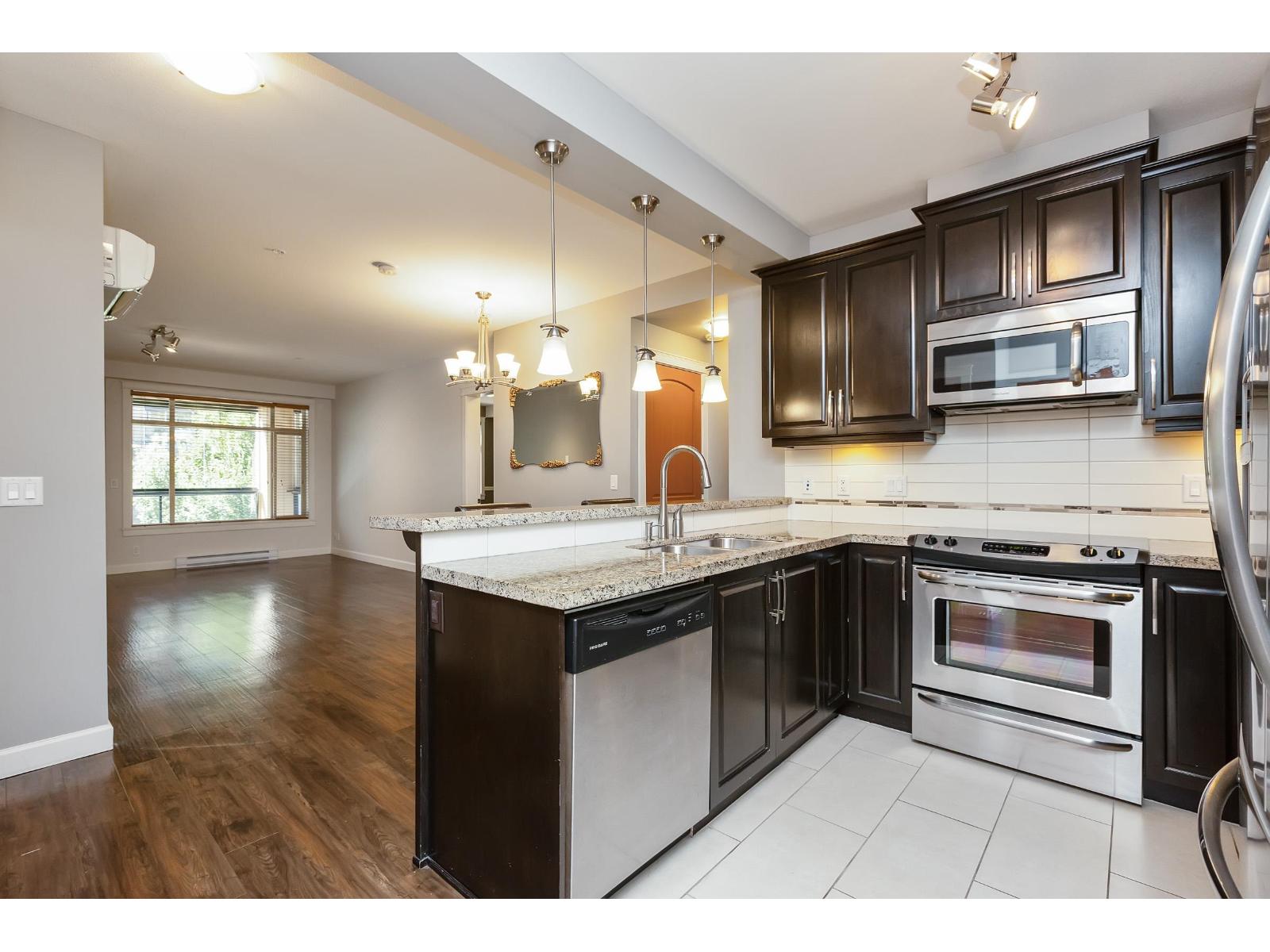 Photo 3 of 429 8288 207 A Street, Langley BC