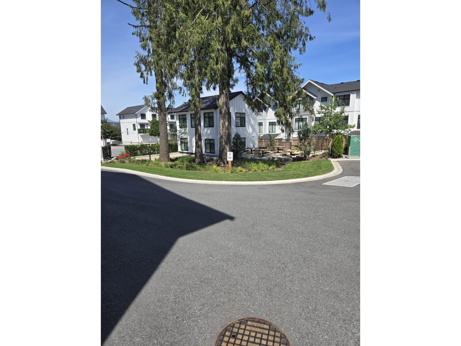 Photo 21 of 38 17538 100 Avenue, Surrey BC