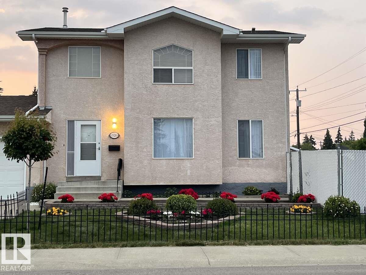 Photo 2 of 15210 103 Av Nw, Edmonton AB