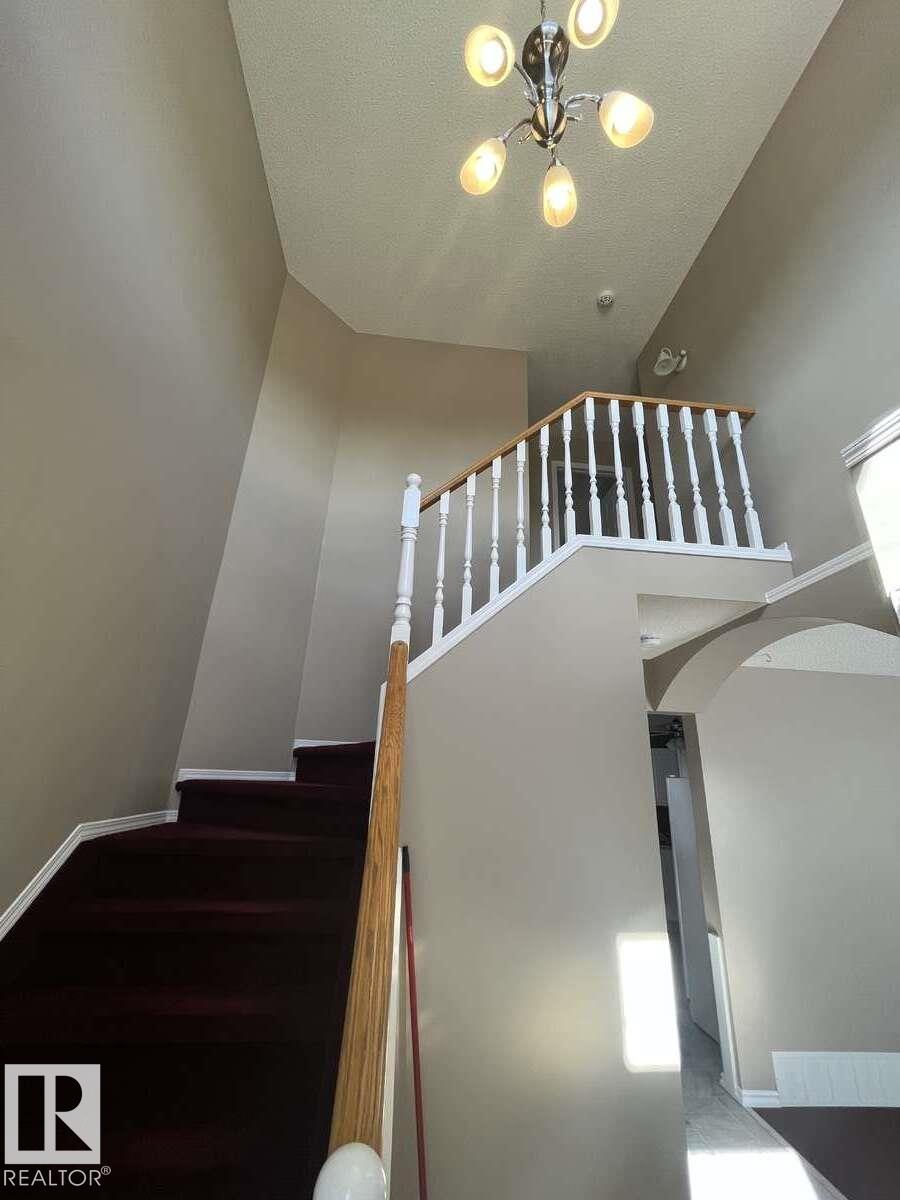 Photo 3 of 15210 103 Av Nw, Edmonton AB