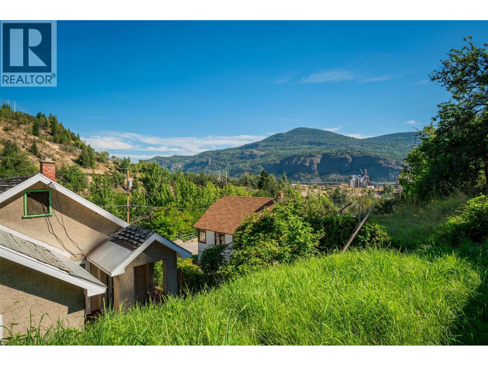 132 Reservoir Road, Trail