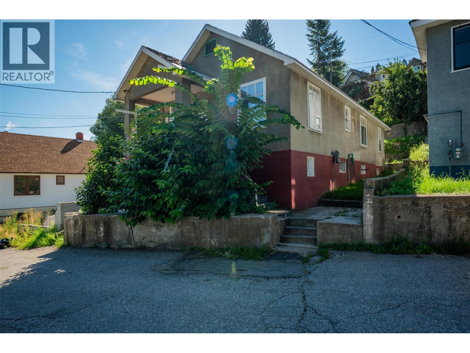 132 Reservoir Road, Trail