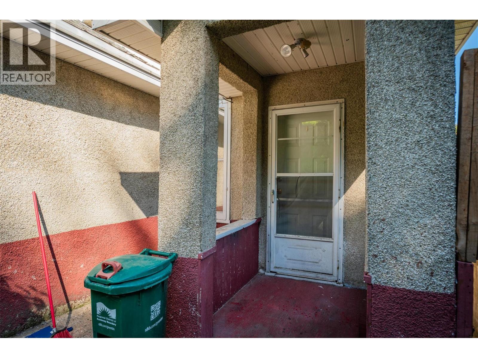 132 Reservoir Road, Trail