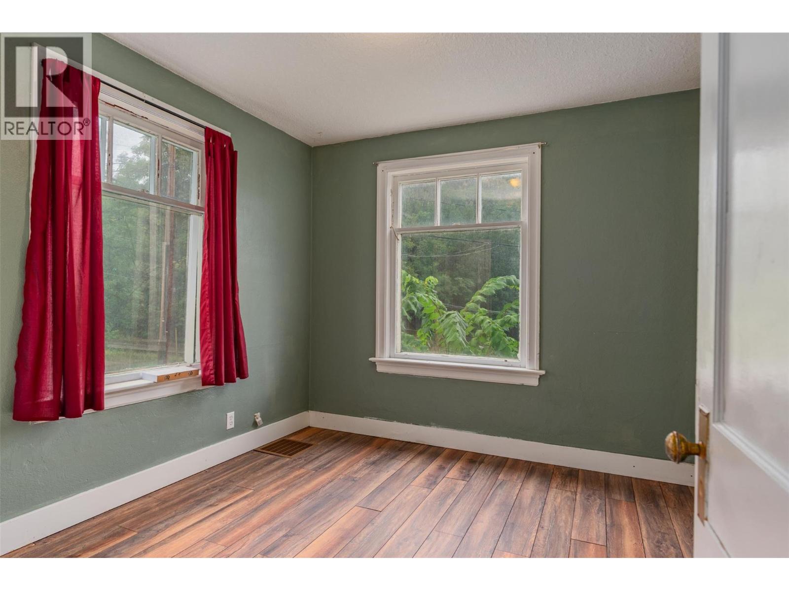 132 Reservoir Road, Trail