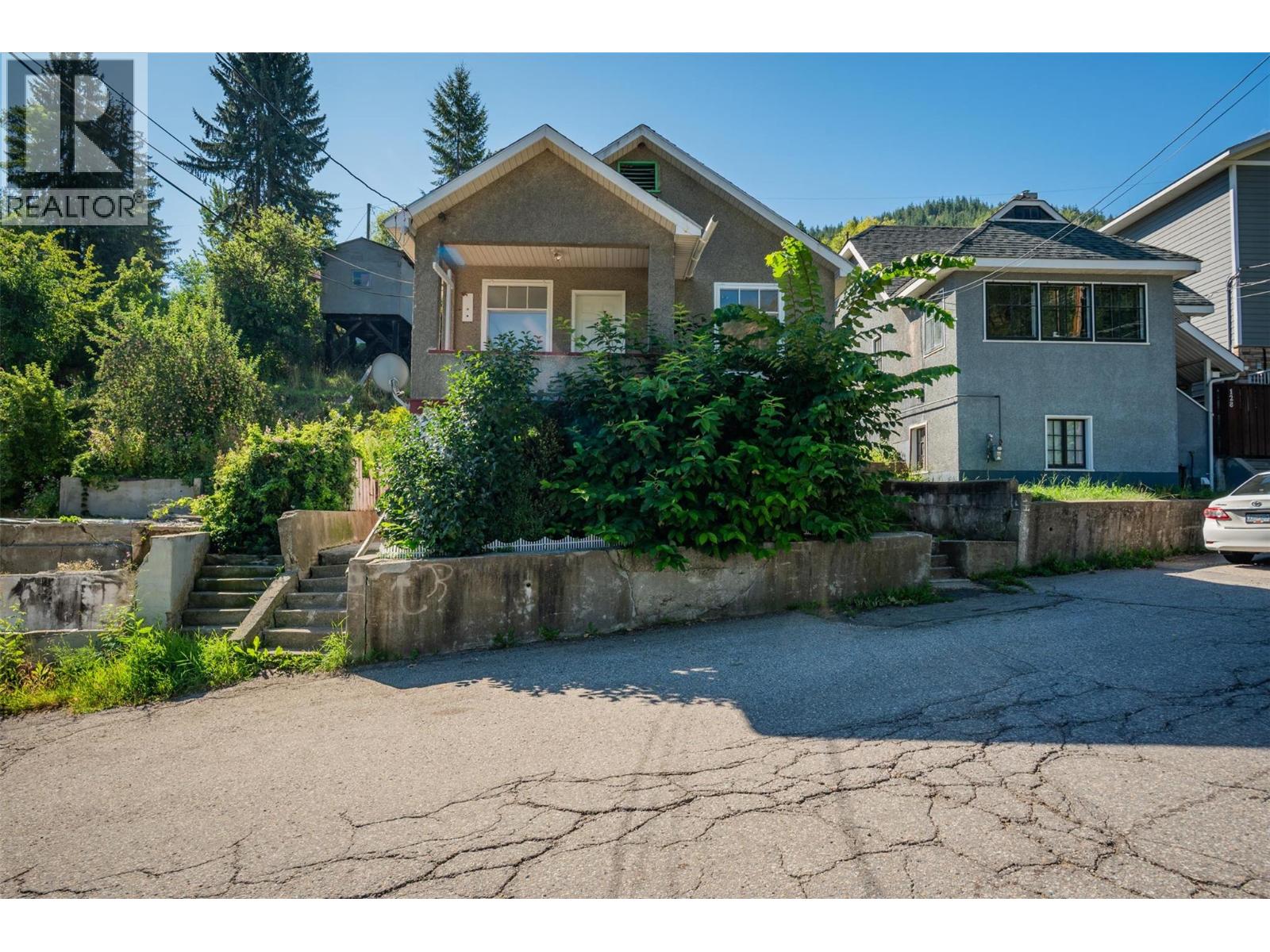 132 Reservoir Road, Trail