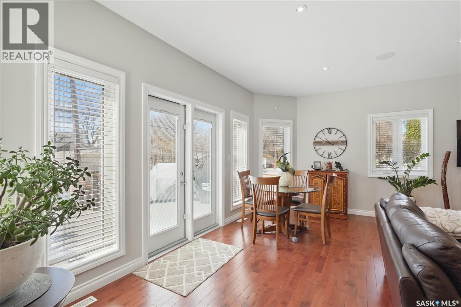 Photo 10 of 116 Hilliard Street E, Saskatoon SK