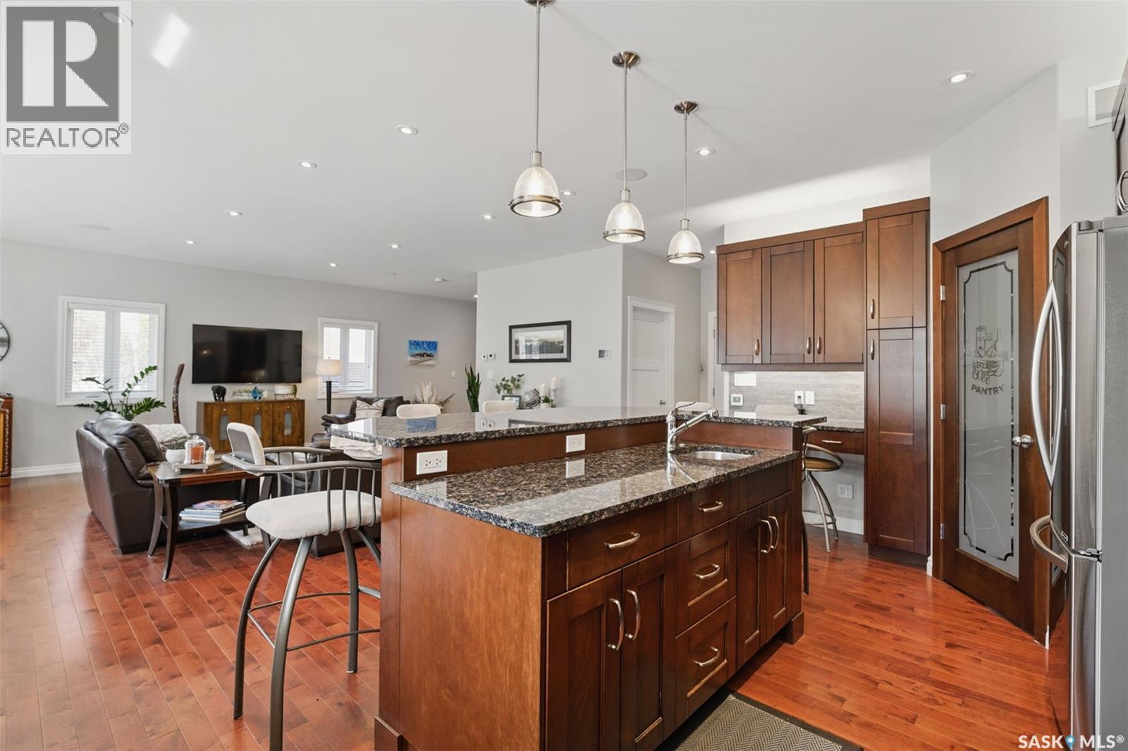 Photo 6 of 116 Hilliard Street E, Saskatoon SK
