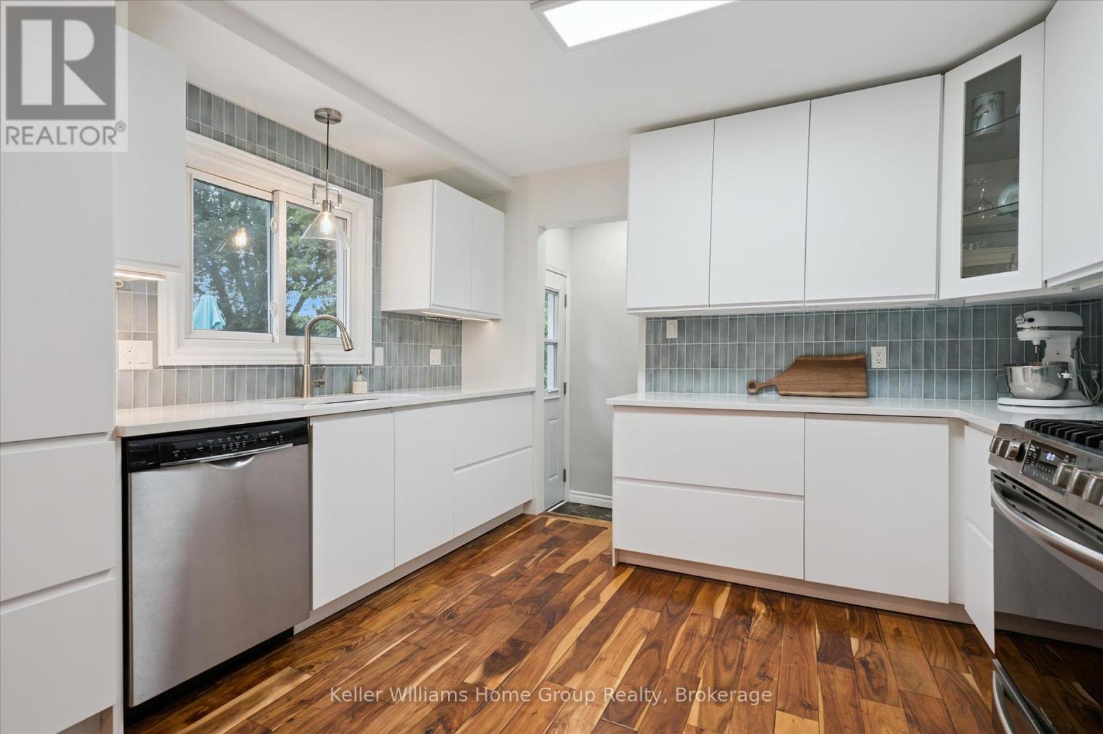 Photo 12 of 37 Victoria Crescent, Centre Wellington ON