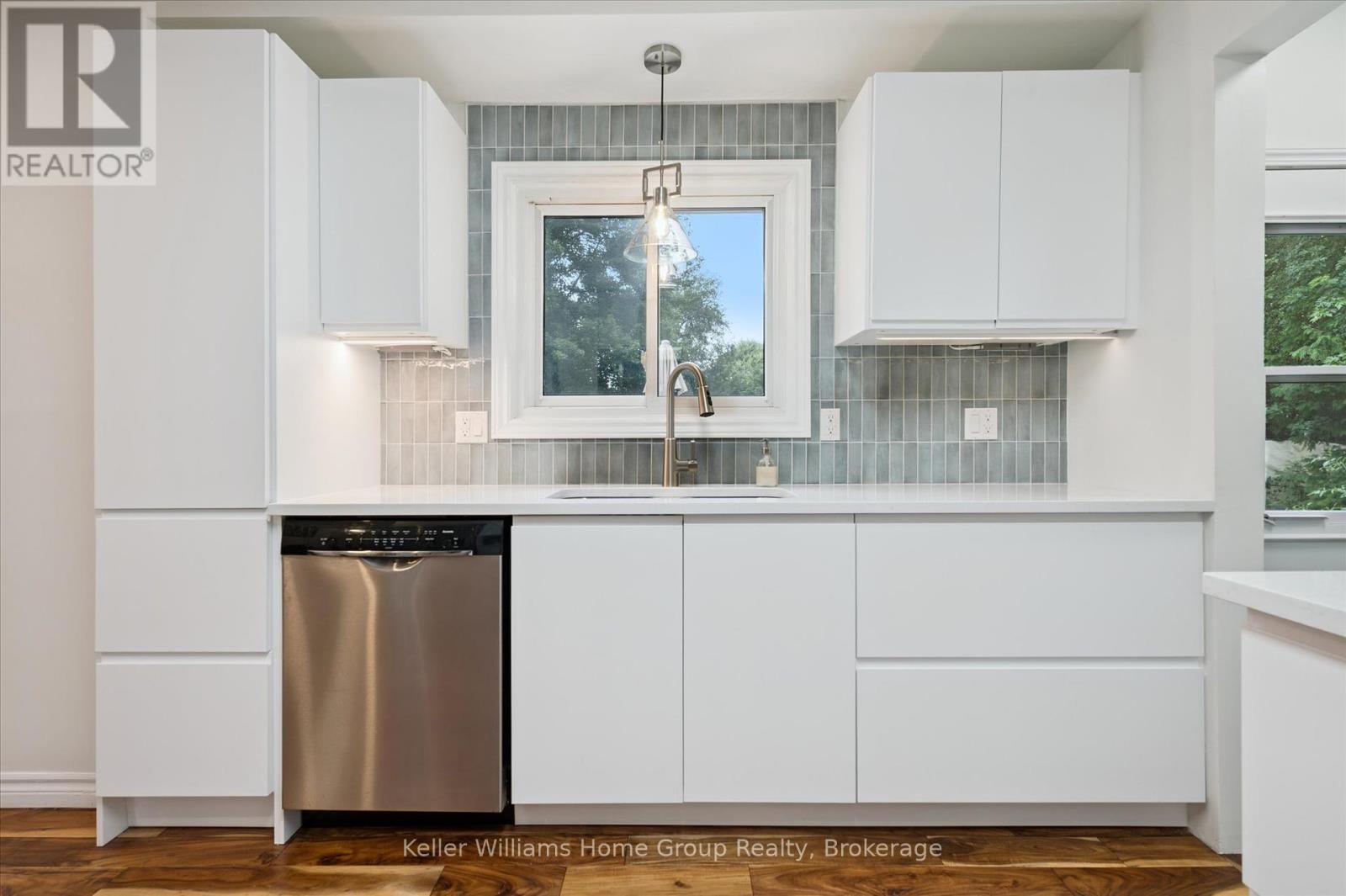 Photo 13 of 37 Victoria Crescent, Centre Wellington ON