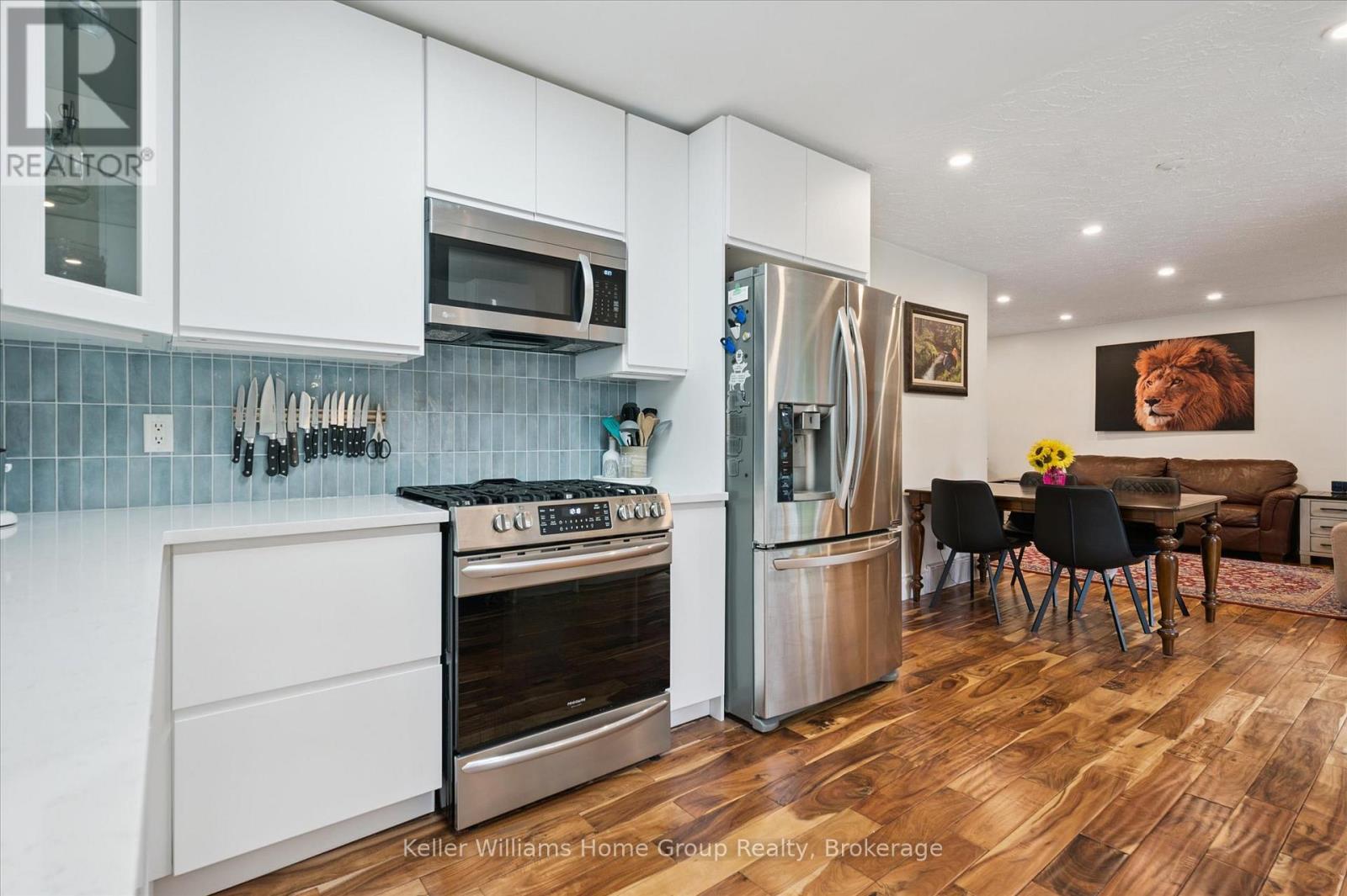 Photo 15 of 37 Victoria Crescent, Centre Wellington ON