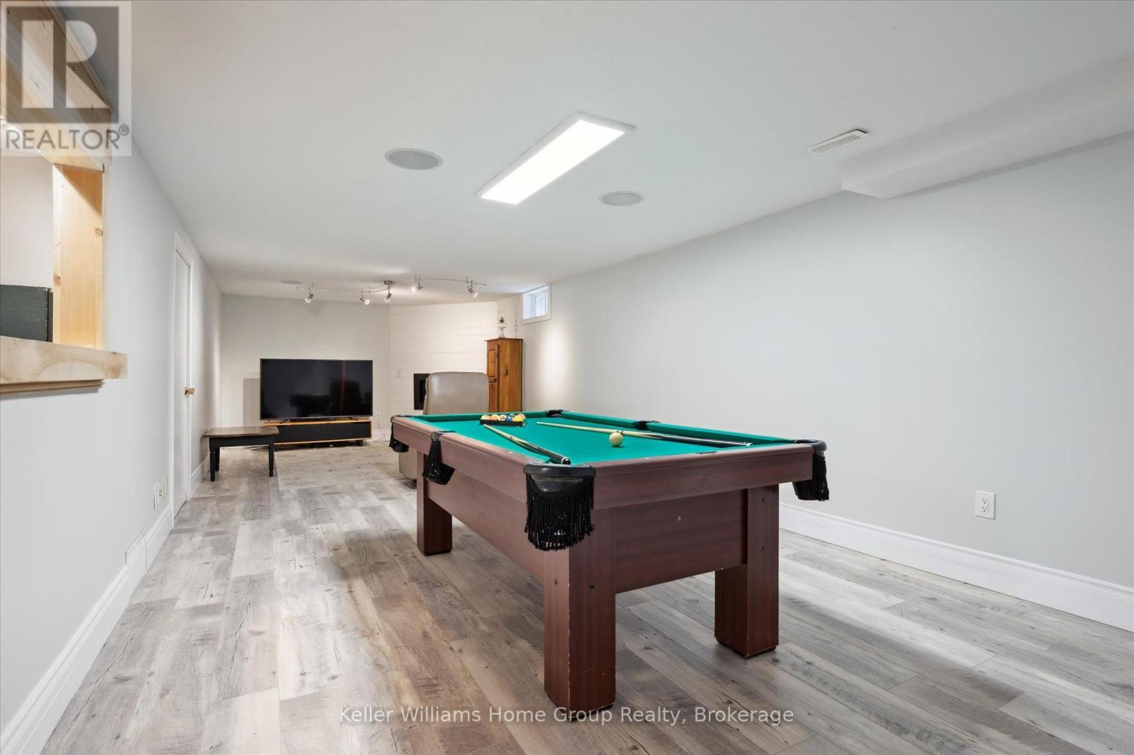 Photo 24 of 37 Victoria Crescent, Centre Wellington ON