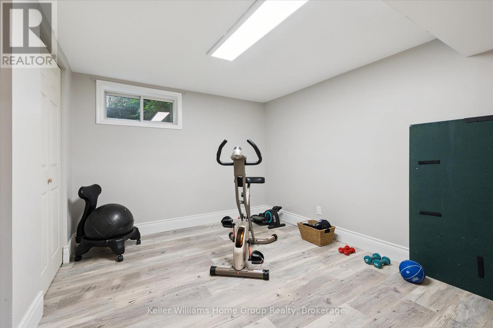 Photo 28 of 37 Victoria Crescent, Centre Wellington ON