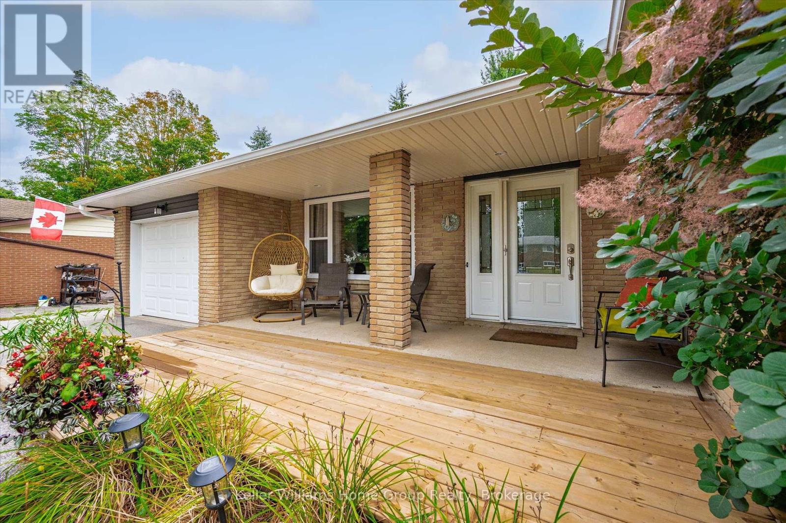 Photo 3 of 37 Victoria Crescent, Centre Wellington ON